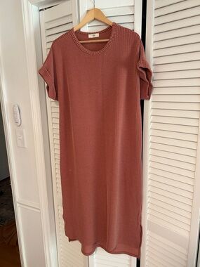 entro Ribbed Midi Dress — Dusty Rose